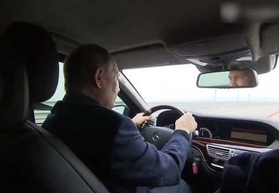 Վլադիմիր Պուտինը Mercedes-ով անցել է Ղրիմի կամրջի վրայով (Տեսանյութ)