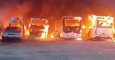Ուժգին հրդեհ Մոսկվայում․ այրվում են տասնյակ ավտոբուսներ (Տեսանյութ)
