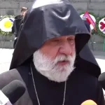 Նաթան սրբազան