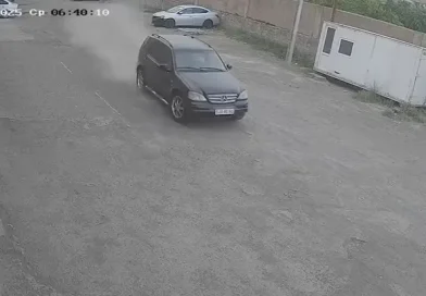 Երևանում փախցրած «Mercedes»-ը դարձել է մի քանի ավտոմեքենաների վթարի հեղինակ