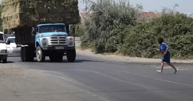 Տղան օգնության է հասել չիմանալով, որ մահացածը մայրն է Տղան օգնության է հասել չիմանալով, որ մահացածը մայրն է