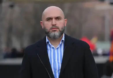«Արարատն ընդդեմ Արագածի» արհեստական, հիմարագույն և վտանգավոր հակադրությունը նույնն է, ինչ կռվացնել եղածը կորցրածի հետ․ Աշոտյան