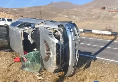 Վարդենիս-Ծովագյուղ ավտոճանապարհին 41-ամյա վարորդը «Opel Astra»-ով բախվել է հողաթմբին և կողաշրջվել․ հայր ու որդի տեղափոխվել են հիվանդանոց