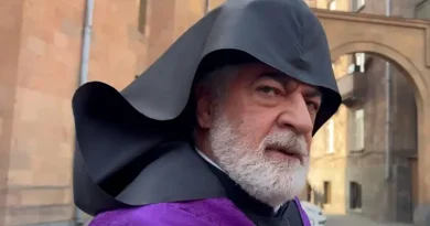 «Նիկոլ Փաշինյանին ներե՞լ եք ձեզ «Բենթլի Կճոյան» անվանելու համար». հարց՝ Նավասարդ արքեպիսկոպոսին