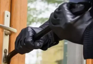 Քաղցրաշեն գյուղում մուտք են գործել բնակչի տուն և այնտեղից գողացել մեծ թվով ոսկյա զարդեր և գումար․ պատճառվել է մոտ 6 մլն դրամի վնաս Քաղցրաշեն գյուղում մուտք են գործել բնակչի տուն և այնտեղից գողացել մեծ թվով ոսկյա զարդեր և գումար․ պատճառվել է մոտ 6 մլն դրամի վնաս