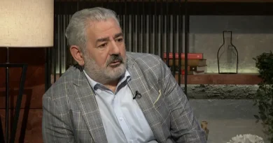 Հա, մեր Կաթողիկոսը երեխա ունի, «ну и что?»․ նեղվո՞ւմ եք, որ մեր սրբազանները տղա են, որձ են․ Լևոն Հարությունյան