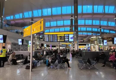 Հիթրոու օդանավակայանում տղամարդկանց խումբը հարձակվել է մարդկանց վրա Հիթրոու օդանավակայանում տղամարդկանց խումբը հարձակվել է մարդկանց վրա