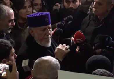 Արշակ Սրբազանը ձերբակալվել է անհիմն և շինծու մեղադրանքով. Վեհափառ Հայրապետ