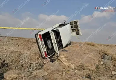 Աշտարակ-Եղվարդ ճանապարհին բախվել են հարսանիքի մեկնող քավորի «Opel»-ն ու «07»-ը. վերջինը կողաշրջված հայտնվել է դաշտում