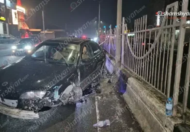 Իսակովի պողոտայում 34-ամյա վարորդը «BMW»-ով բախվել է բաժանարար գոտու բետոնե արգելապատնեշներին Իսակովի պողոտայում 34-ամյա վարորդը «BMW»-ով բախվել է բաժանարար գոտու բետոնե արգելապատնեշներին