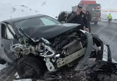 Ճանապարհի մերկասառույցի պատճառով Աշտարակ-Եղվարդ ավտոճանապարհին բախվել են «Nissan»-ն ու «Ford Transit»-ը. կան վիրավորներ Ճանապարհի մերկասառույցի պատճառով Աշտարակ-Եղվարդ ավտոճանապարհին բախվել են «Nissan»-ն ու «Ford Transit»-ը. կան վիրավորներ