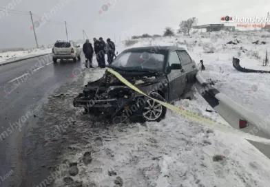 Ավտովթար՝ Գեղարքունիքի մարզում․ Սևան-Մարտունի ավտոճանապարհին «Լադա»-ն բախվել է երկաթե արգելապատնեշներին․ կան վիրավորներ