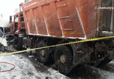 Ողբերգական ավտովթար՝ Աբովյան-Ջրվեժ ճանապարհին. բախվել են «Ford Transit»-ն ու «Kamaz»-ը. կա 1 զոհ Ողբերգական ավտովթար՝ Աբովյան-Ջրվեժ ճանապարհին. բախվել են «Ford Transit»-ն ու «Kamaz»-ը. կա 1 զոհ