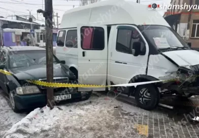 Գյումրիում բախվել են «Գազել»-ը և «Mercedes»-ը․ կան վիրավորներ Գյումրիում բախվել են «Գազել»-ը և «Mercedes»-ը․ կան վիրավորներ