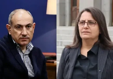 Մարդ, ով պատճառ է դարձել իմ Հայրենիքի հողերի հանձնմանը․ ես չեմ ընդունում Նիկոլ Փաշինյանին որպես իմ երկրի ղեկավար․ Կարին Տոնոյան Մարդ, ով պատճառ է դարձել իմ Հայրենիքի հողերի հանձնմանը․ ես չեմ ընդունում Նիկոլ Փաշինյանին որպես իմ երկրի ղեկավար․ Կարին Տոնոյան