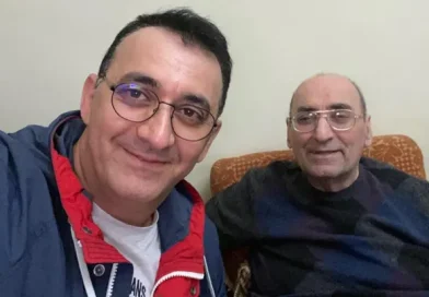 Պապ ջան, ծնունդդ շնորհավոր. Մկրտիչ Արզումանյանի շնորհավորանքը հայրիկին Պապ ջան, ծնունդդ շնորհավոր. Մկրտիչ Արզումանյանի շնորհավորանքը հայրիկին