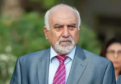 Պարտքերի պատճառով Պարույր Հայրիկյանն իր առանձնատունն ու այգին կես գնով վաճառում է