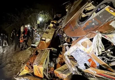 Ավտոբուսի գետն ընկնելու հետևանքով զոհվել է առնվազն 18 մարդ Ավտոբուսի գետն ընկնելու հետևանքով զոհվել է առնվազն 18 մարդ