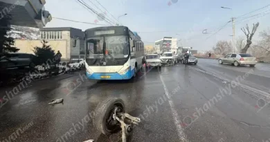 Սեբաստիա փողոցում բախվել են «Mercedes»-ը, «Nissan Rogue»-ը, «Nissan Bluebird»-ը, «ՎԱԶ 2106»-ը և «Zongtong» մակնիշի ավտոբուսը․ կա վիրավոր