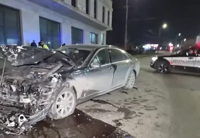 ՊՆ փոխգնդապետի «Mercedes»-ը բախվել է 7 երթուղին սպասարկող «Zhongtong» ավտոբուսին