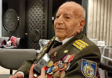 103 տարեկանում կյանքից հեռացել է Հայրենական մեծ պատերազմի վետերան, չորս մայրցամաքների հետախույզ Պետրոս Պետրոսյանը 103 տարեկանում կյանքից հեռացել է Հայրենական մեծ պատերազմի վետերան, չորս մայրցամաքների հետախույզ Պետրոս Պետրոսյանը