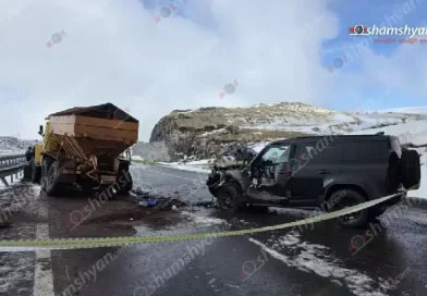 «Land Rover»-ը վրաերթի է ենթարկել Թալինի ճանշինի աշխատակցին, ապա բախվել աղ ու ավազի խառնուրդ ցանող մեքենային․ կա զոհ