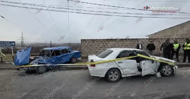 Աբովյան քաղաքի սկզբնամասում բախվել են «Mercedes»-ն ու «ՎԱԶ 2106»-ը․ վարորդներից մեկը եղել է ոչ սթափ