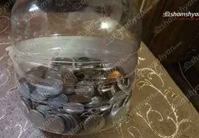 Մաքրուհիները դասախոսի տանից տարել են 50 դրամանոցներով լի ապակյա տարա․ ըստ նրա՝ պատճառել են 1 մլն դրամի վնաս