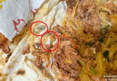 Դատապարտյալի անվամբ բերված շաուրմաների միջից հայտնաբերվել են թմրամիջոցին նմանվող զանգվածներ Դատապարտյալի անվամբ բերված շաուրմաների միջից հայտնաբերվել են թմրամիջոցին նմանվող զանգվածներ