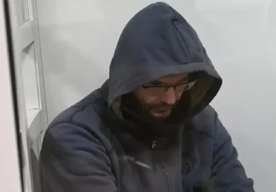 Խորթ որդին, որը սպանել էր տատին և եղբորը, դատարանում ընդունել է մեղքը