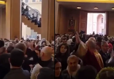 Փաշինյանի թիկնապահը եկեղեցում բռունցքով հարվածում է 18-ամյա Դավիթին․ ՏԵՍԱՆՅՈՒԹ