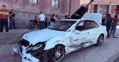 Խոշոր ավտովթար Գյումրիում․ կան վիրավորներ