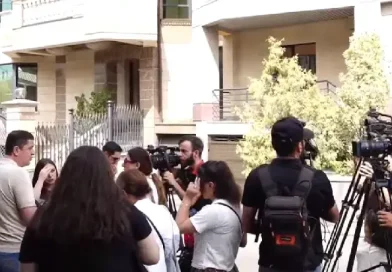 Ինչ է կատարվում հիմա Նարեկ Կարապետյանի առանձնատան մոտ․ ՏԵՍԱՆՅՈՒԹ