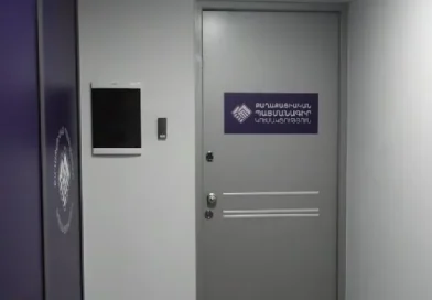 ՔՊ-ի շտաբի վրա նավթային խառնուրդով յուղաներկ են լցրել