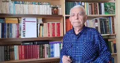 Մահացել է արցախահայ գրող Սոկրատ Խանյանը