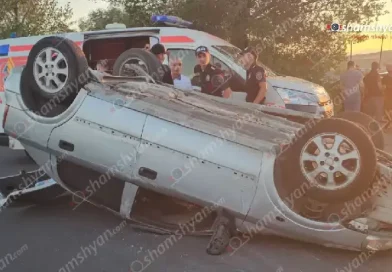 Հերթական խոշոր ավտովթարի հետևանքով վարորդի կինը և անչափահաս երեխան տեղափոխվել են հիվանդանոց․ մանրամասներ Հերթական խոշոր ավտովթարի հետևանքով վարորդի կինը և անչափահաս երեխան տեղափոխվել են հիվանդանոց․ մանրամասներ