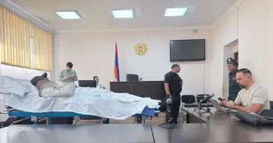 Գագիկ Խաչատրյանը բուժական մահճակալի վրա մասնակցում է իր դատական նիստին