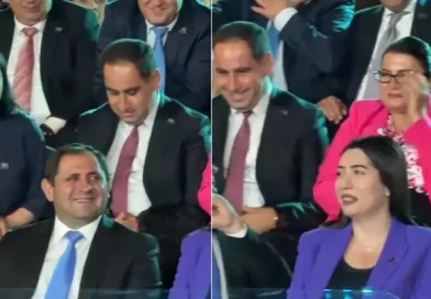 ՔՊ–ական բարձրաստիճան պաշտոնյաները ծիծաղում են ԿԳՄՍ նախարարին նկարվելու կանչող տղայի վրա