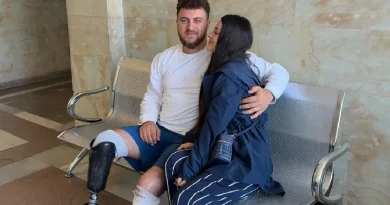 «Մոռանո՞ւմ են, որ տանը նստած չի ոտքը կորցրել». 44-օրյա պատերազմի մասնակցի կինը զայրացած է