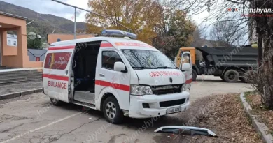 Վանաձորում բախվել են շտապօգնության ավտոմեքենան ու բեռնատարը․ բուժառուն մահացել է, բուժքույրը տեղափոխվել է հիվանդանոց